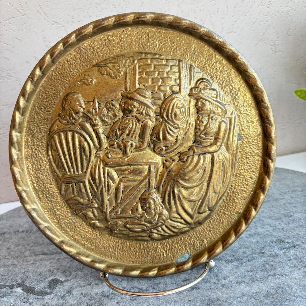 Vintage Peerage England Embossed Brass Wall Hanging Plate Tavern Scene 8.25in